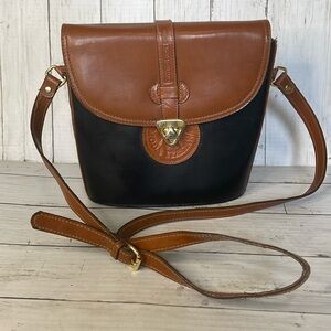 Vintage Moda Italiana Leather Black and Brown Turnlock Crossbody Bucket Bag